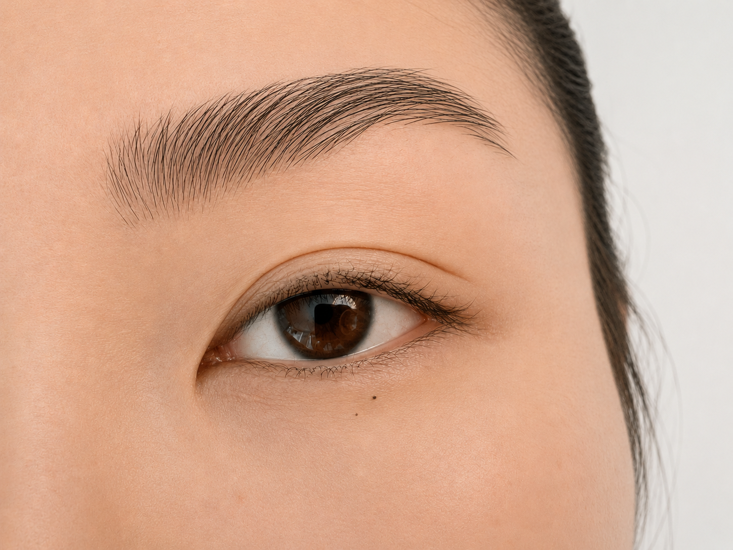 Before customized lash extension treatment